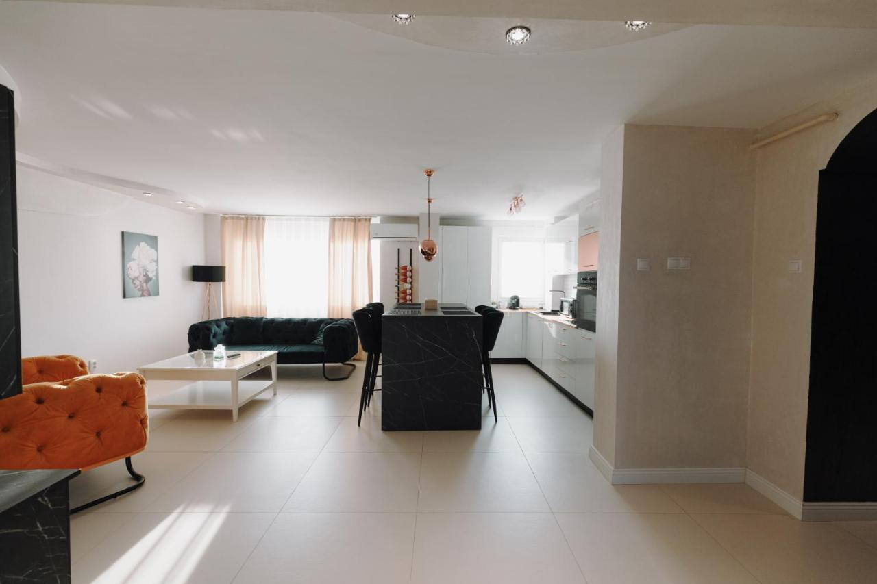 Bear'S Apartment Alba Iulia Eksteriør billede